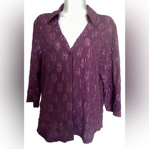 NWOT! Beautiful Eggplant Purple V Neck Button Up Shirt Floral Design M